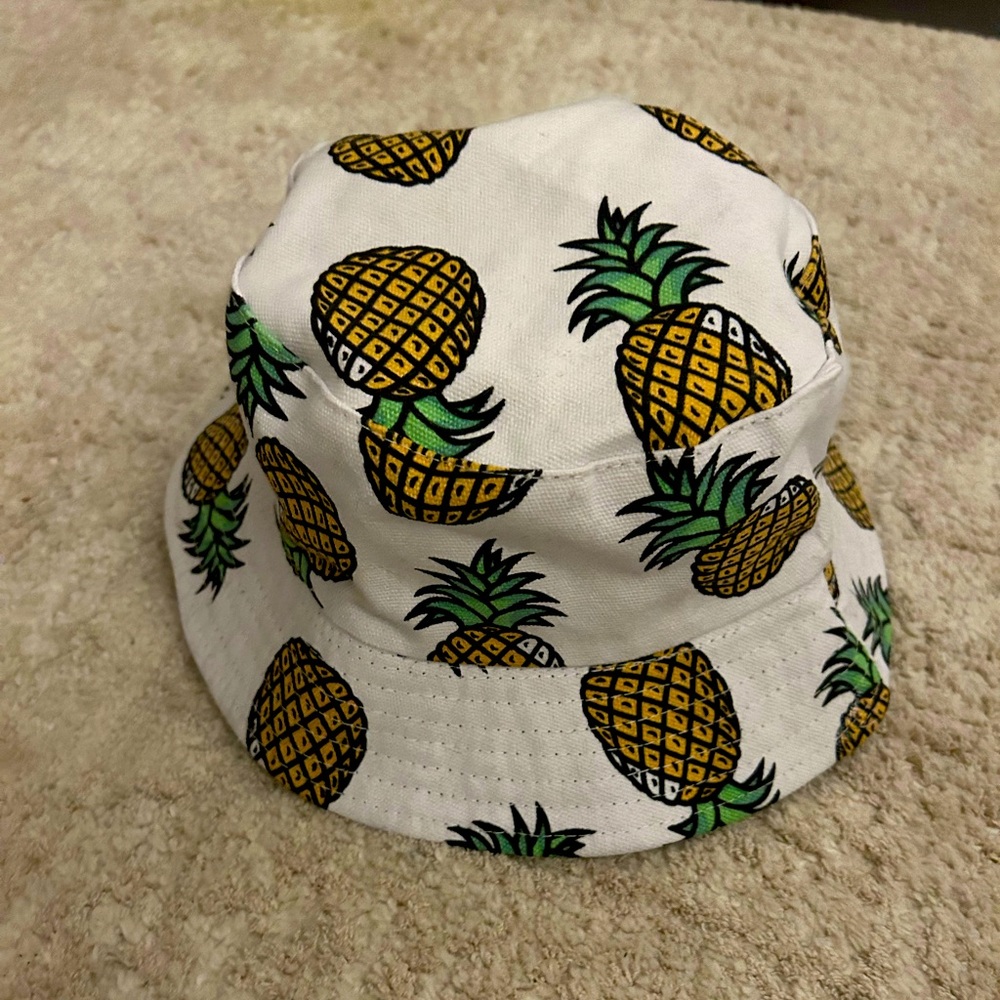 Pineapple reversible bucket hat